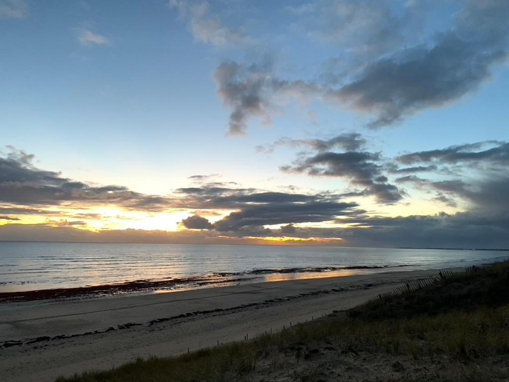 Maison Face Au Soleil Le Bois-Plage-en-Ré Exteriör bild